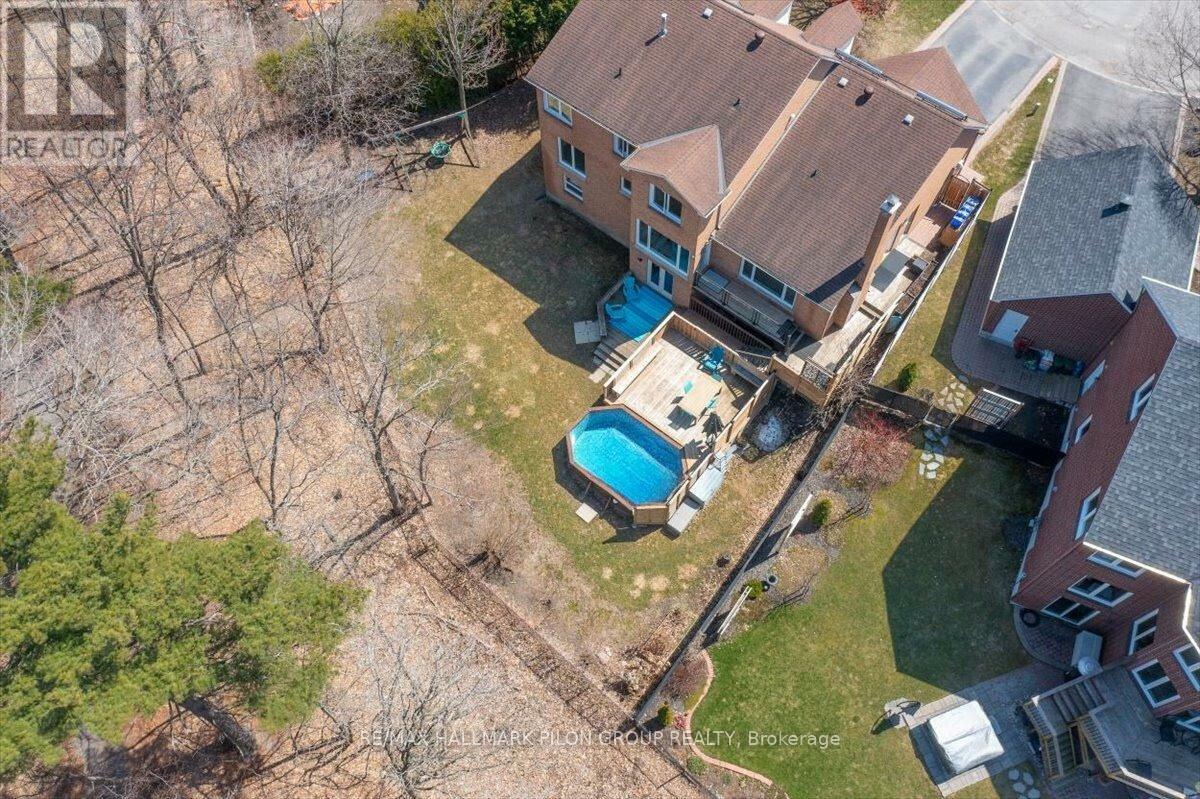 Photo de la propriété: 1349 Fallingbrook Ridge ON K4A 2A8