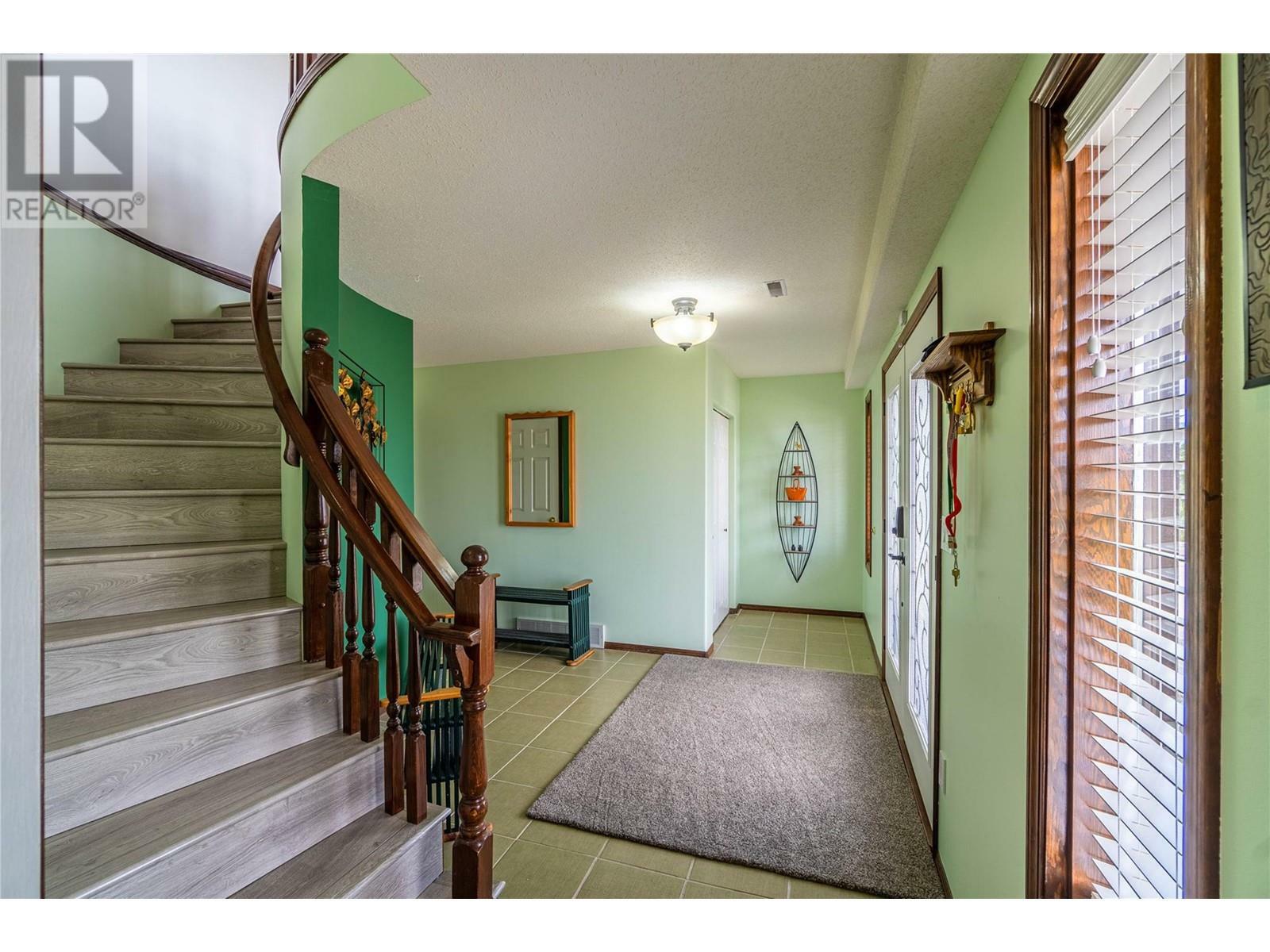 Property Photo: 457 Gleneagles Drive BC V2E 1Y4