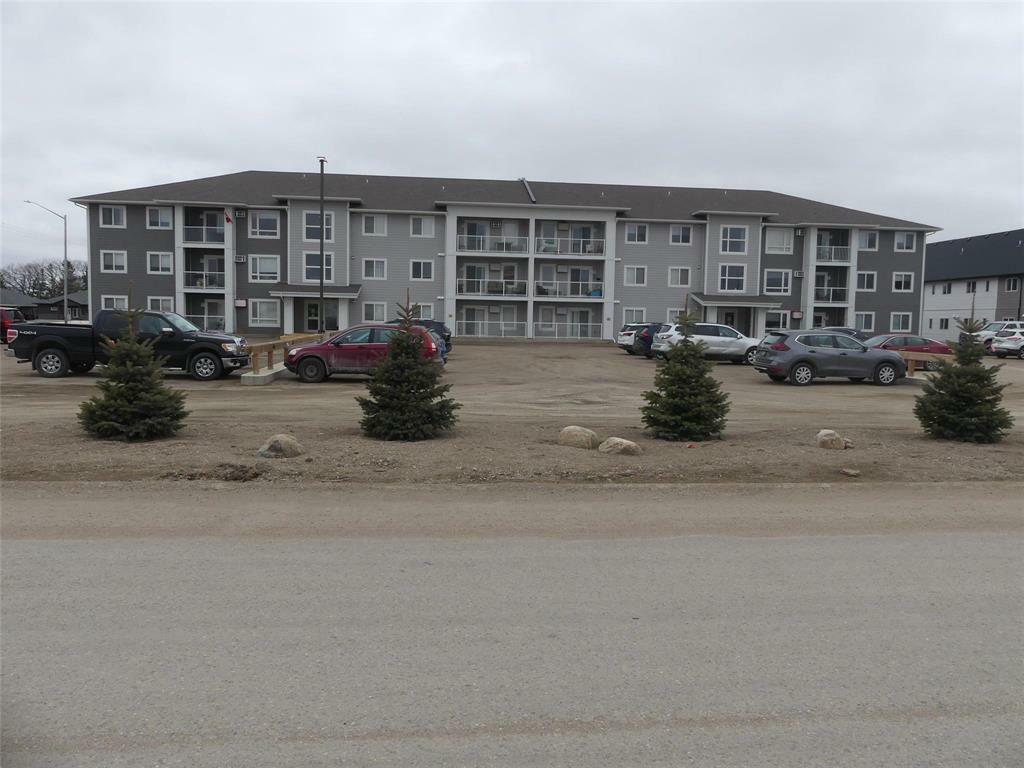Property Photo:  23 Howden Avenue  MB R1N 3Z4 