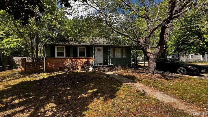 2235 N Whitehill Drive  Petersburg VA 23803 photo