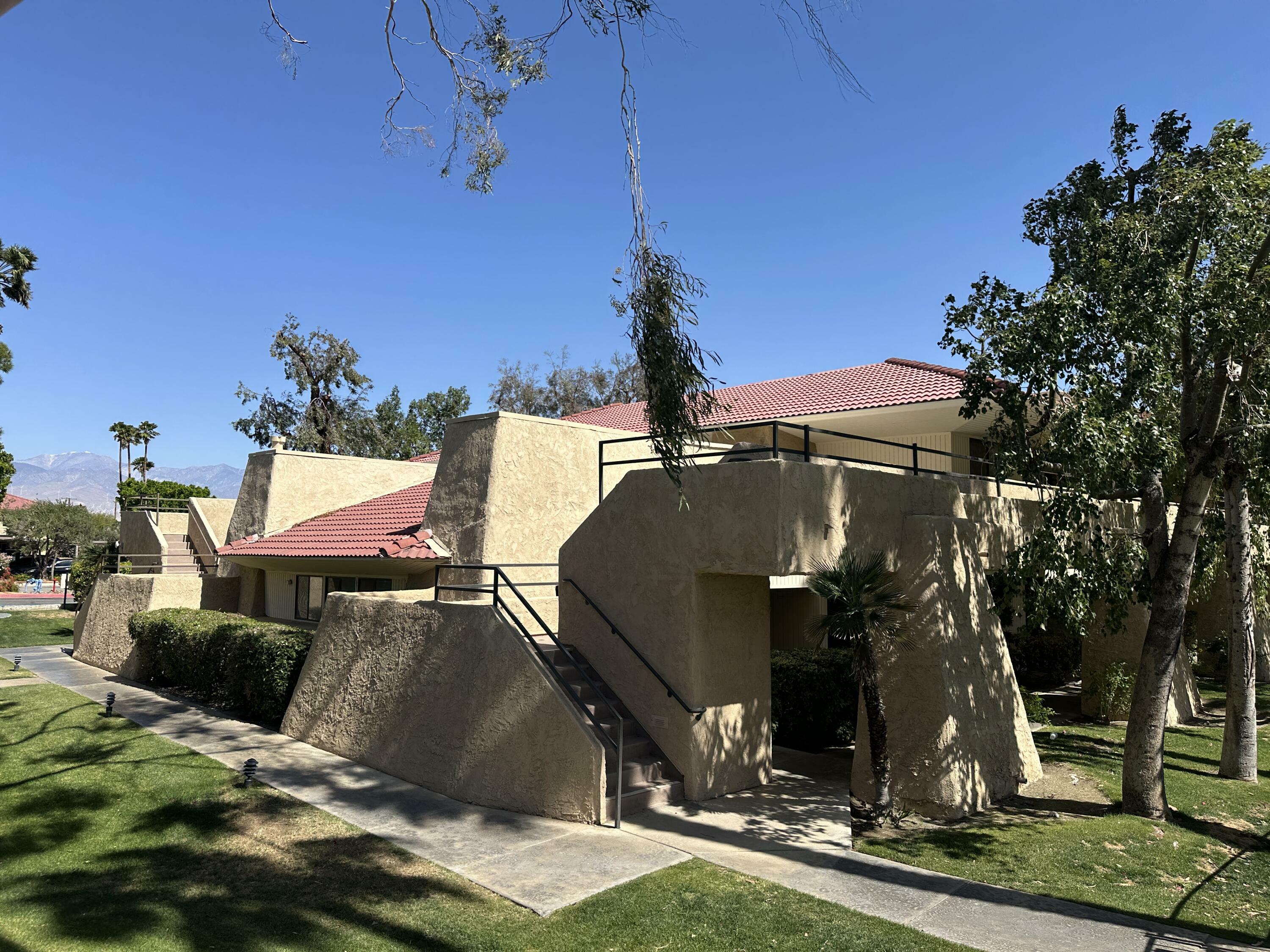 Property Photo: 2820 N Arcadia B116 CA 92262