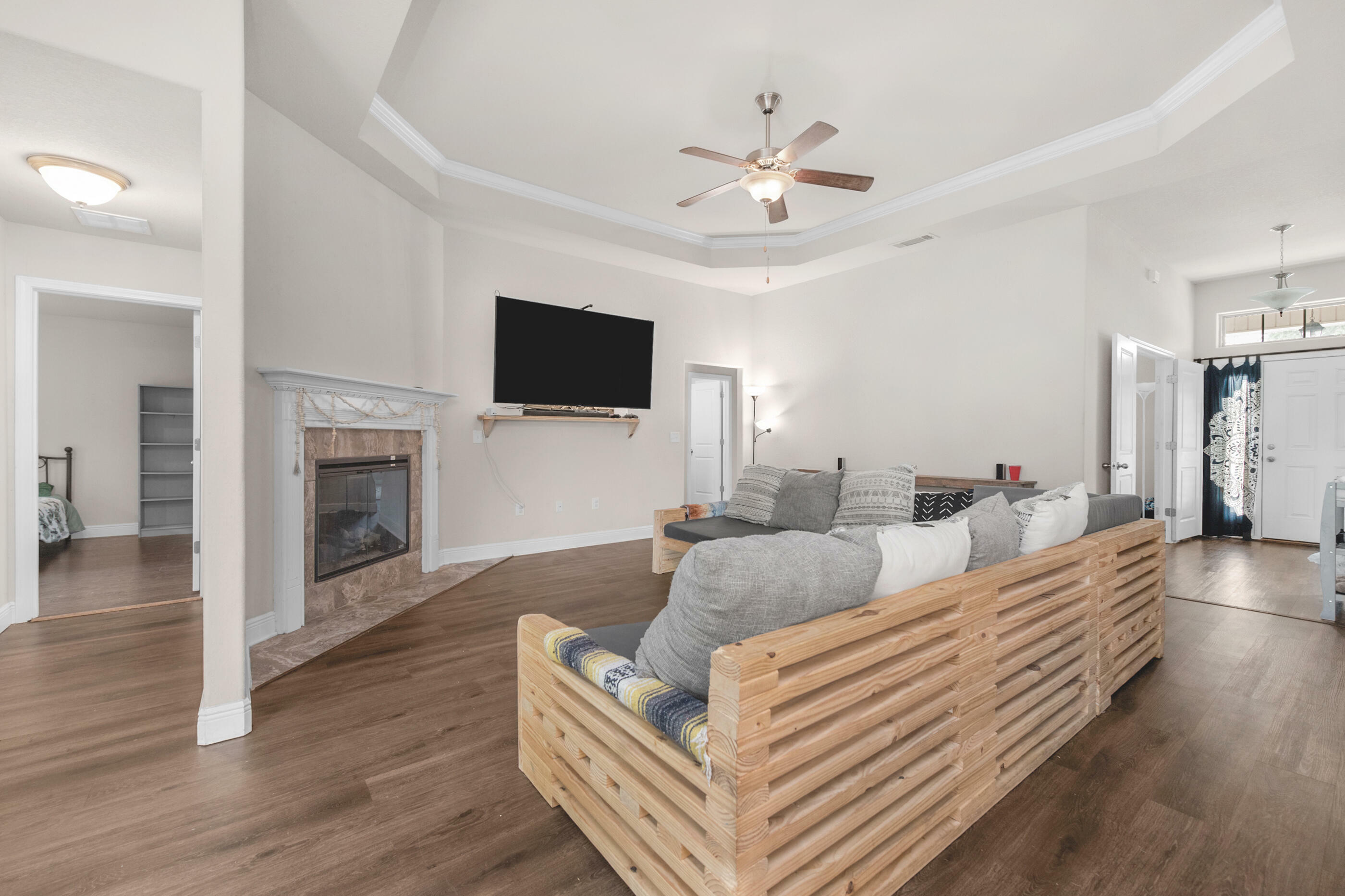 Property Photo: 303 Vale Loop FL 32536