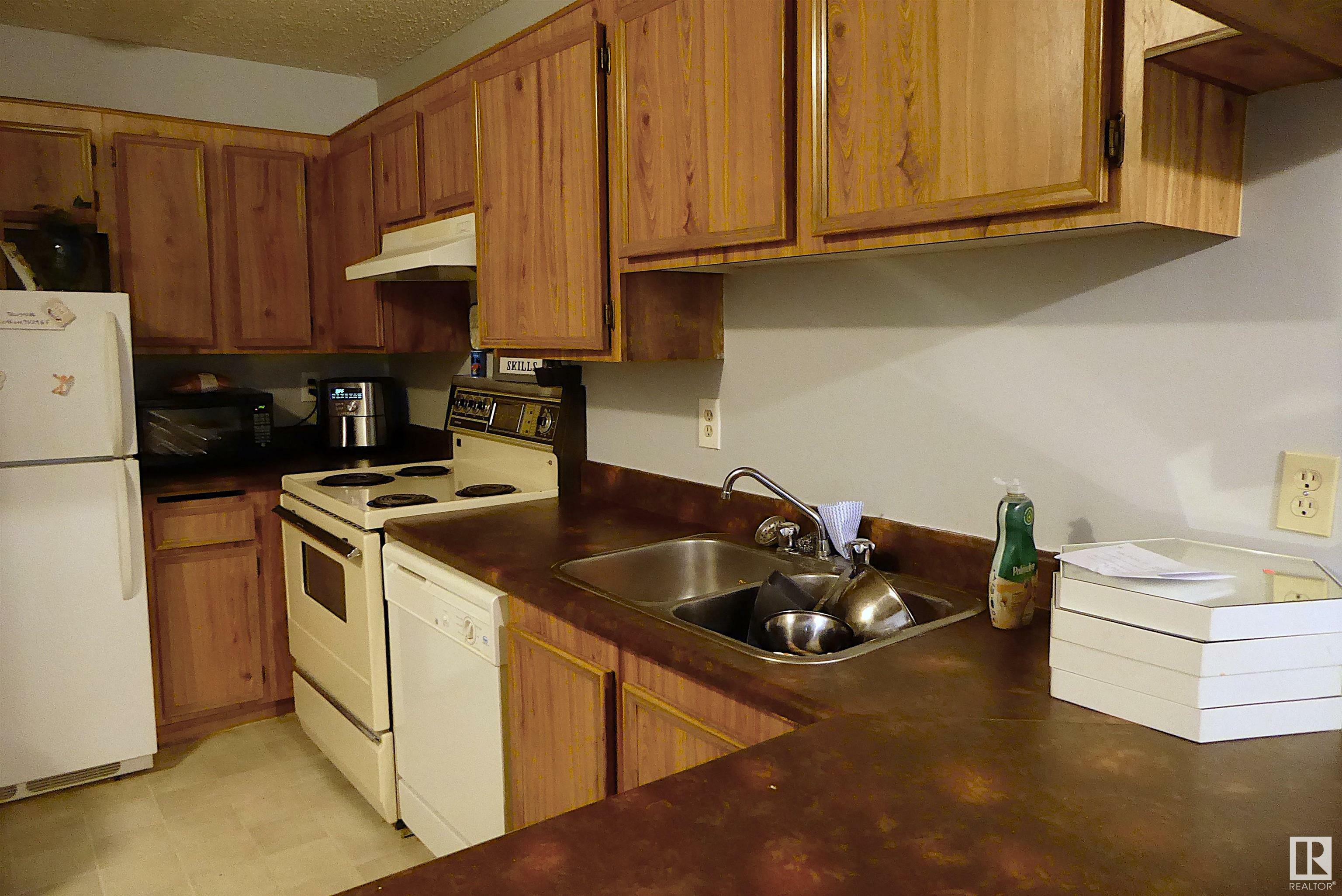 Property Photo: 12404 161 Avenue NW 305A AB T5X 4P4