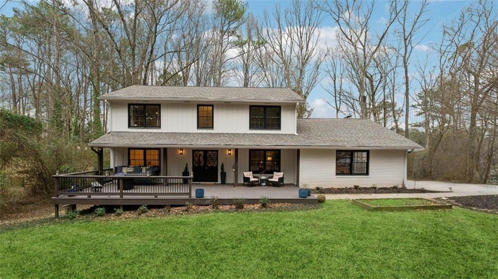 Property Photo: 650 Hunterhill Court GA 30075
