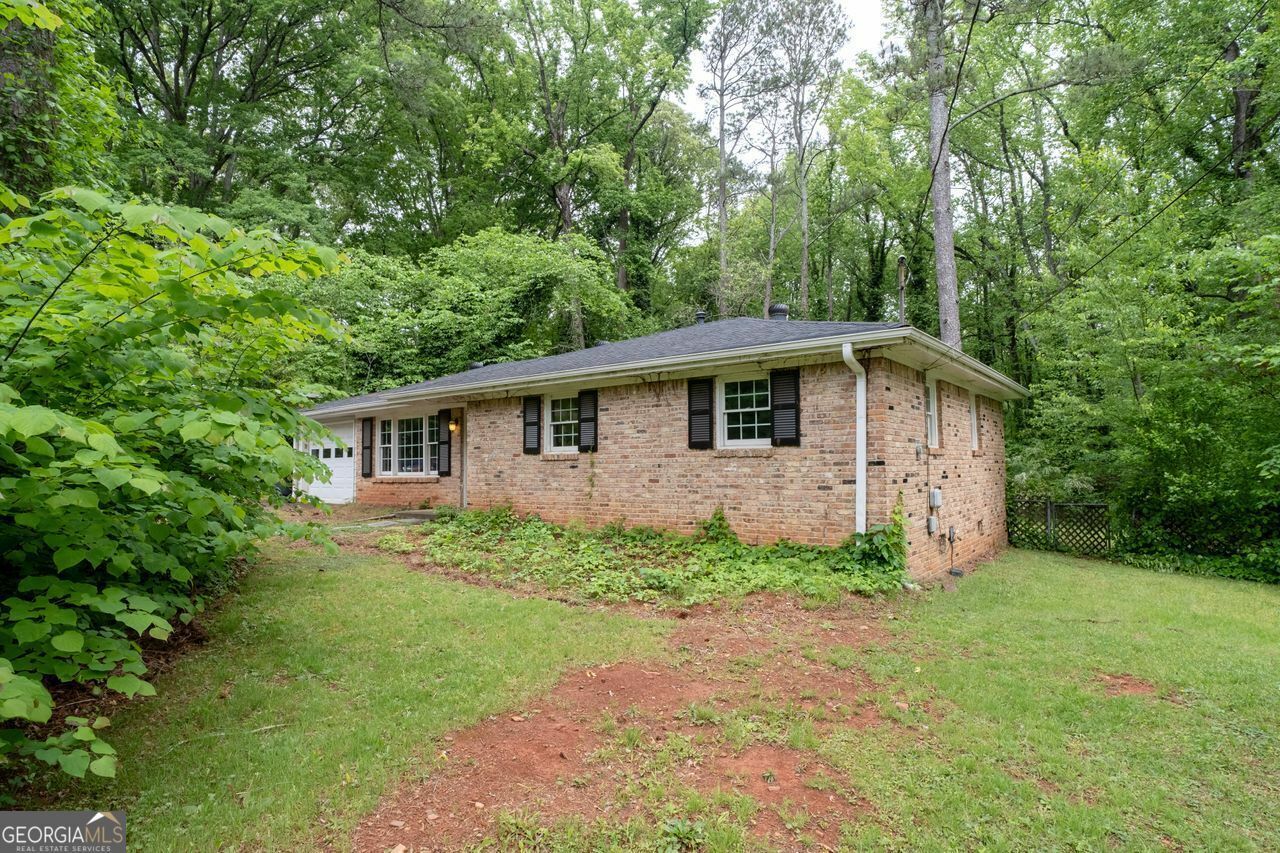 Property Photo: 980 Oakton Drive SW GA 30060