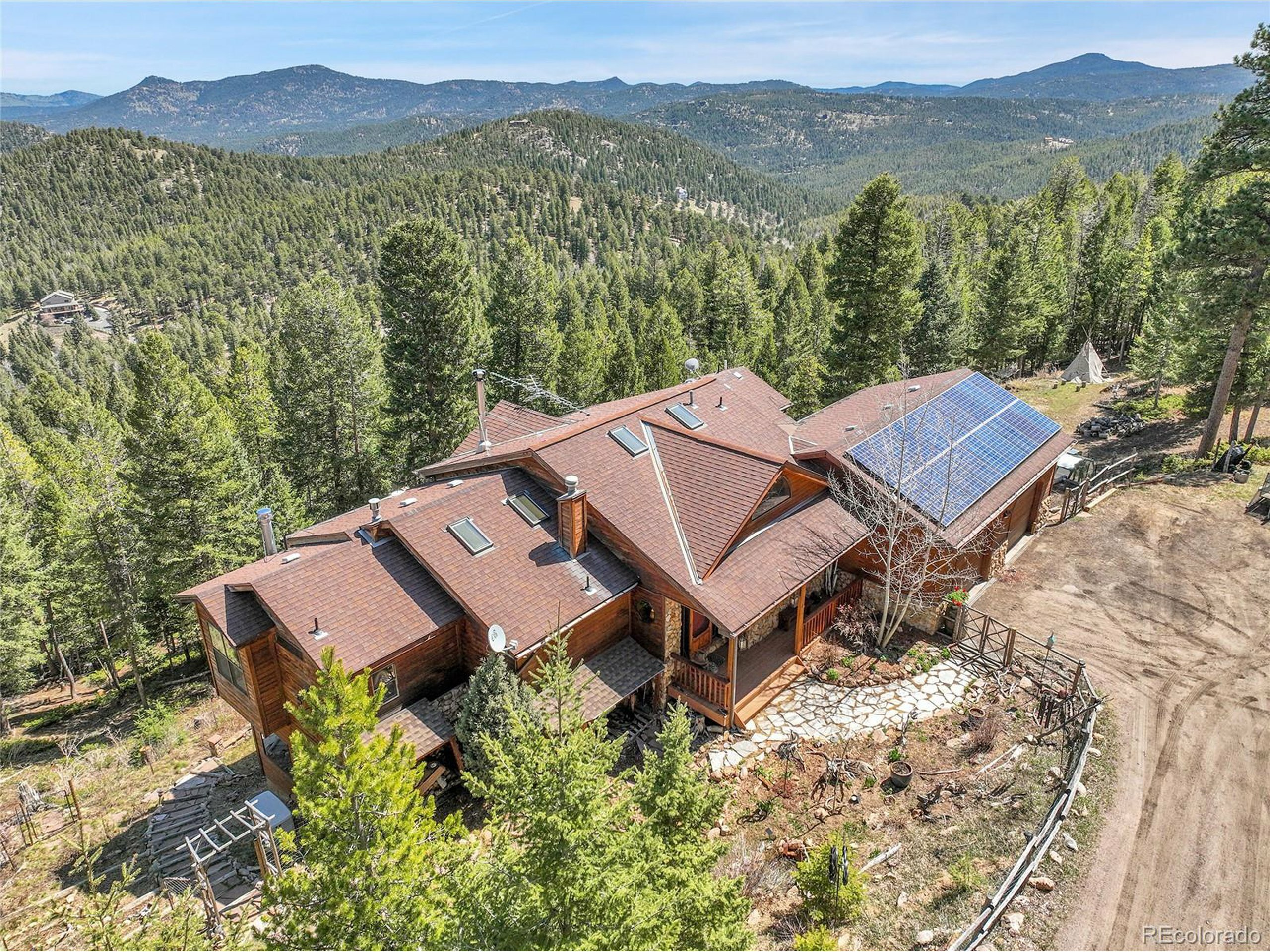 Property Photo: 33121 Lynx Ln CO 80439