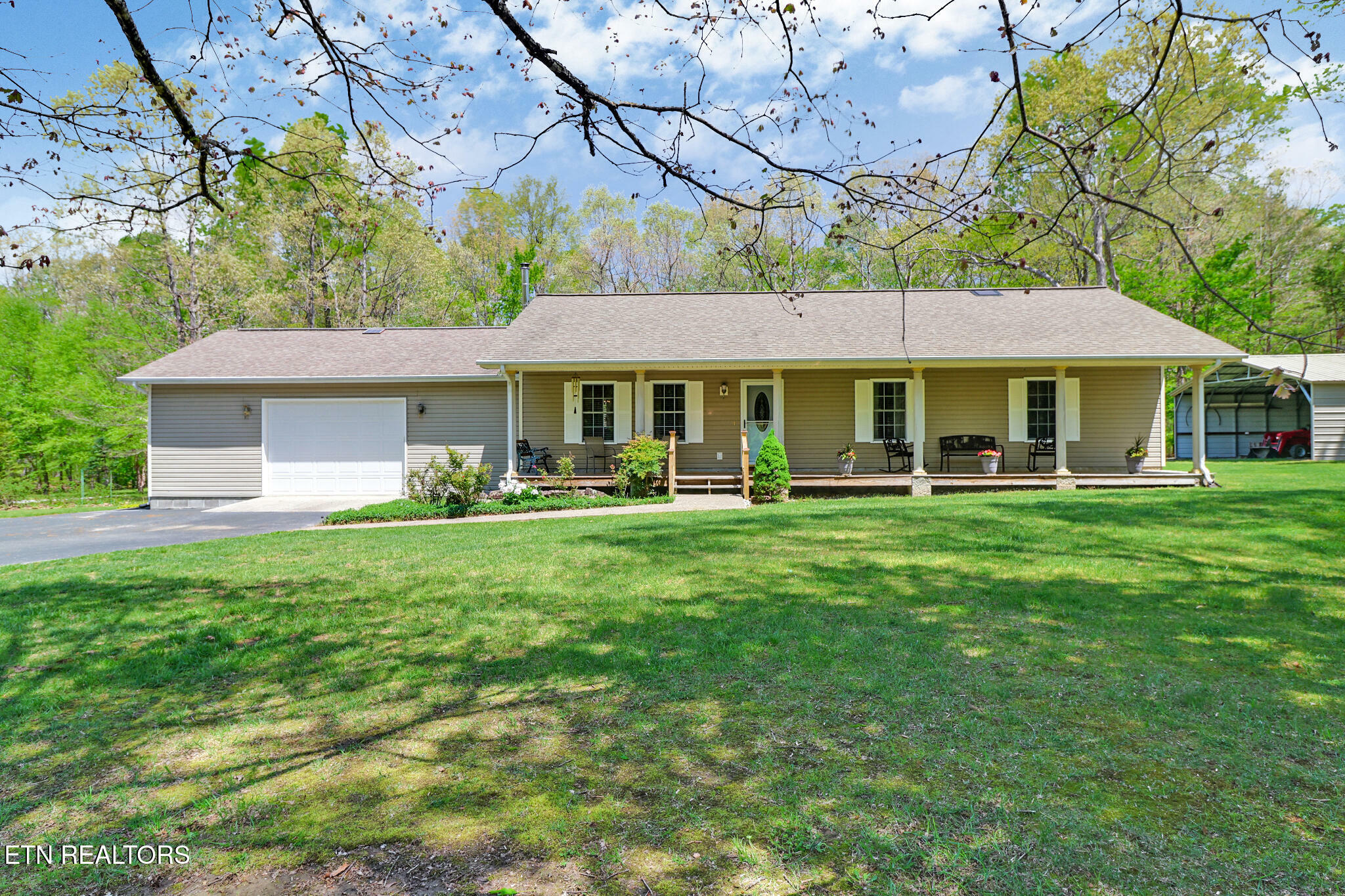 Property Photo: 810 Wallace Way TN 38565