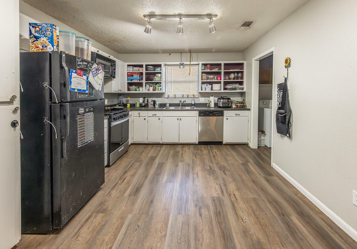 Property Photo: 702 E 76th Street TX 79404