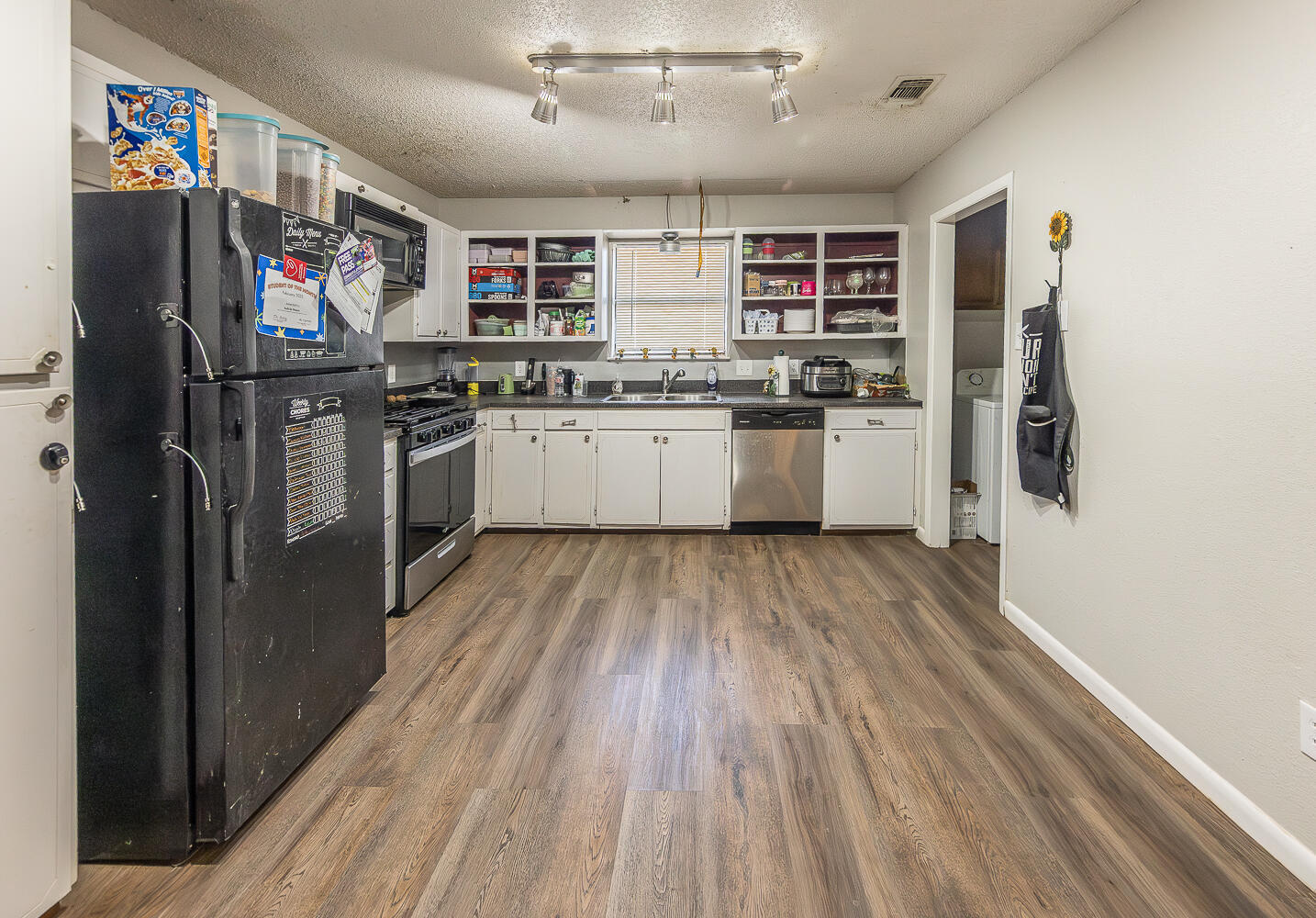 Property Photo: 702 E 76th Street TX 79404