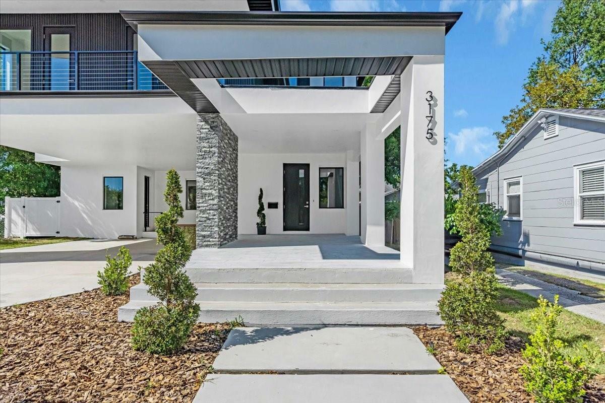 Property Photo: 3175 10th Avenue N FL 33713