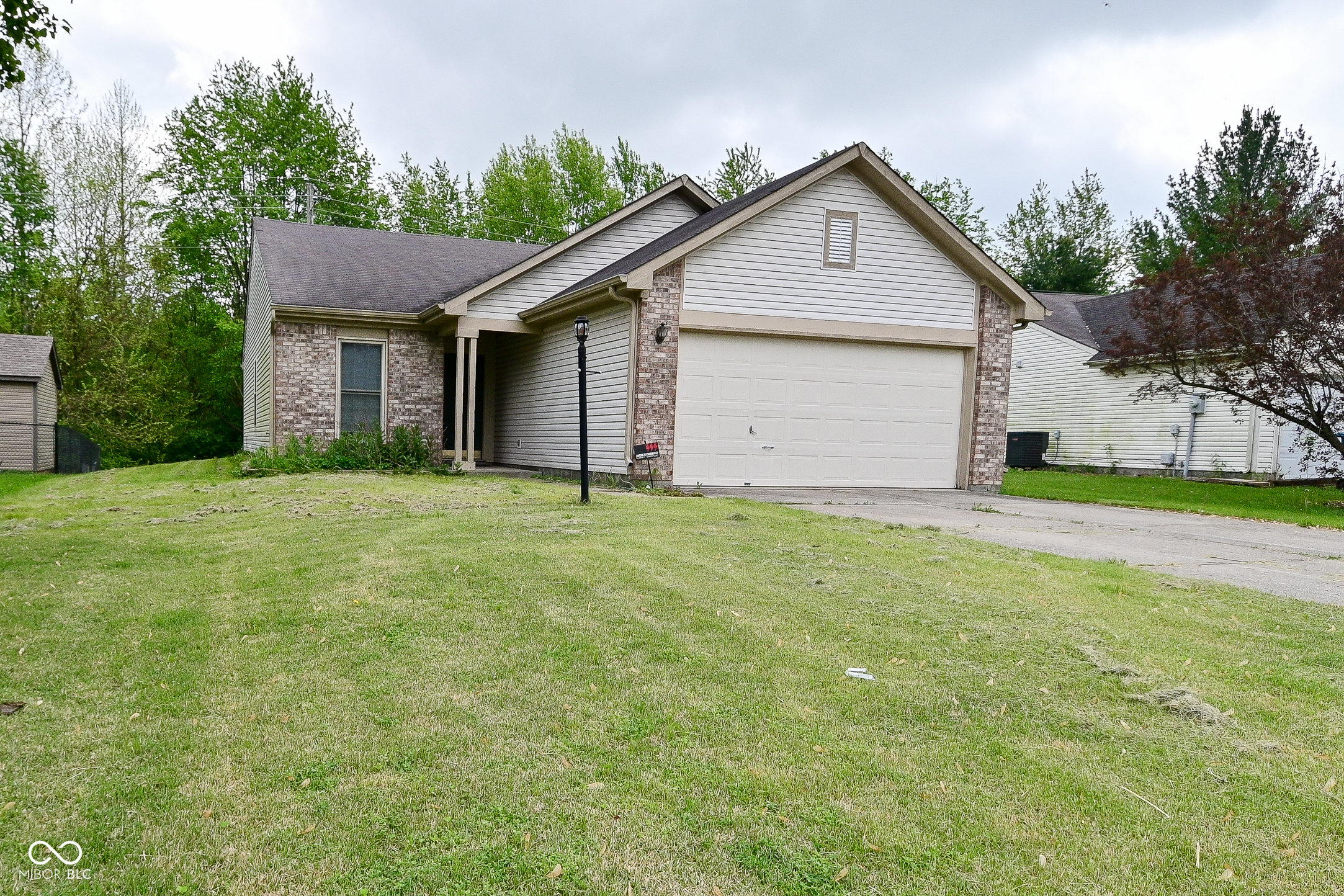 Property Photo: 5446 Lippan Way IN 46221