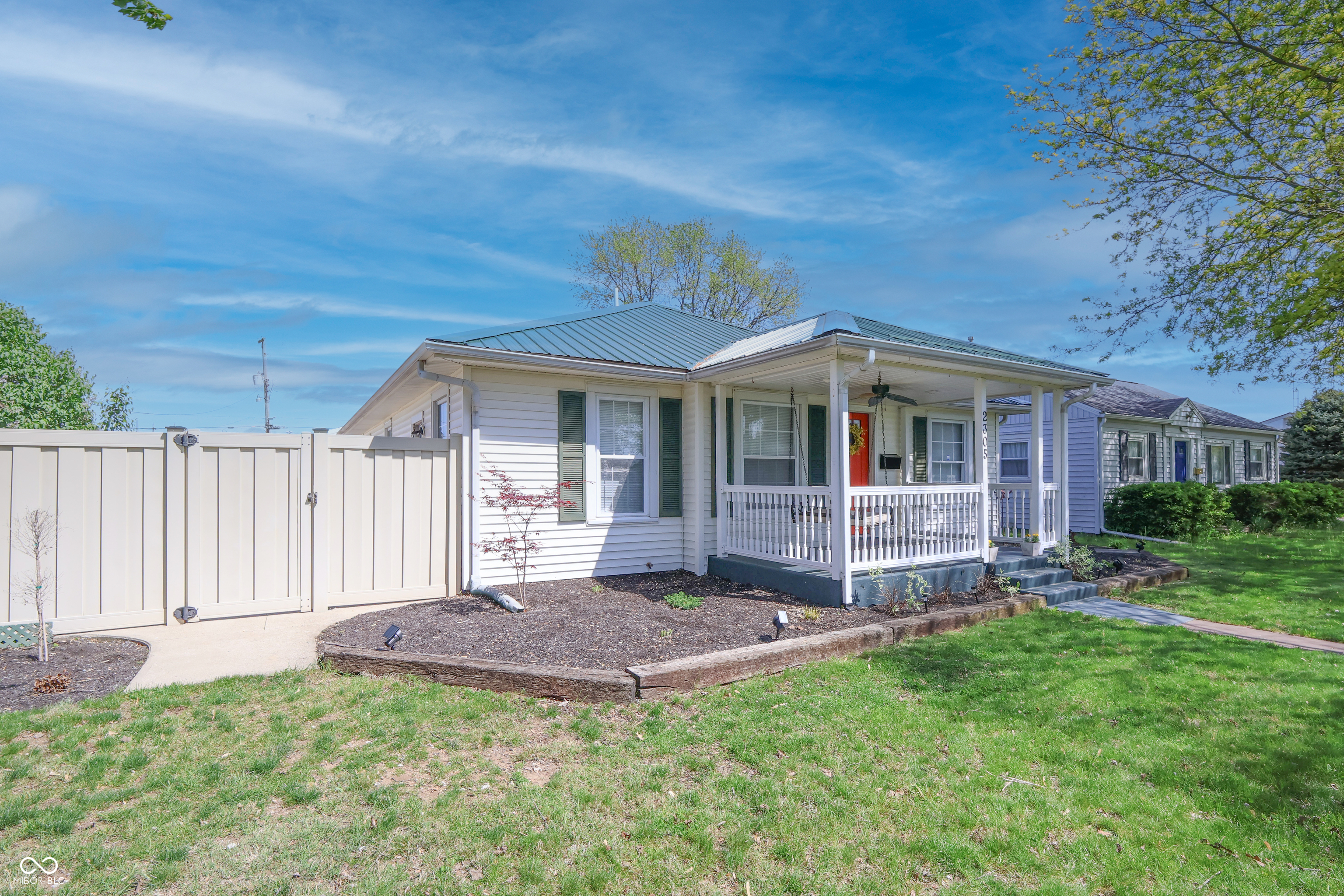 Property Photo: 2305 Caldwell Place IN 47201