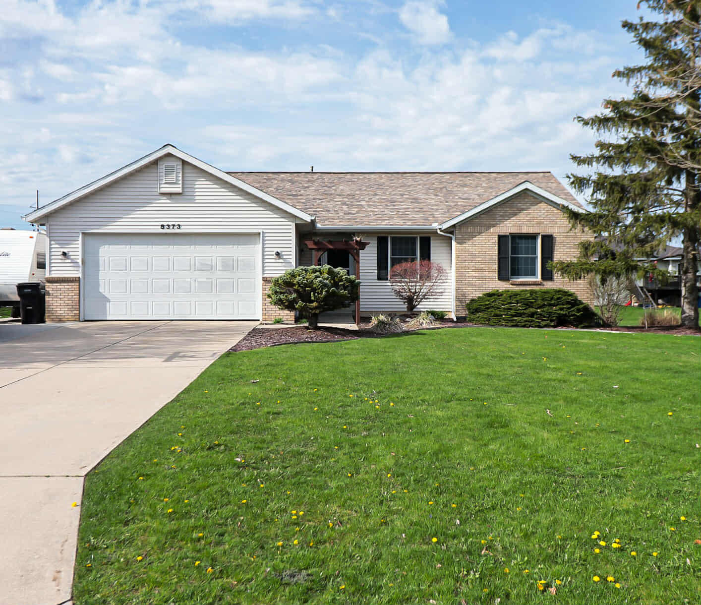 Property Photo: 8373 S Maple Court MI 49464