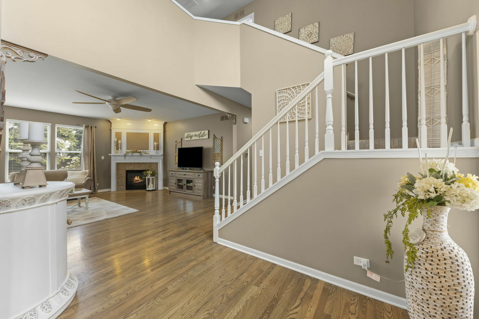 Property Photo: 412 Baker Court IL 60543