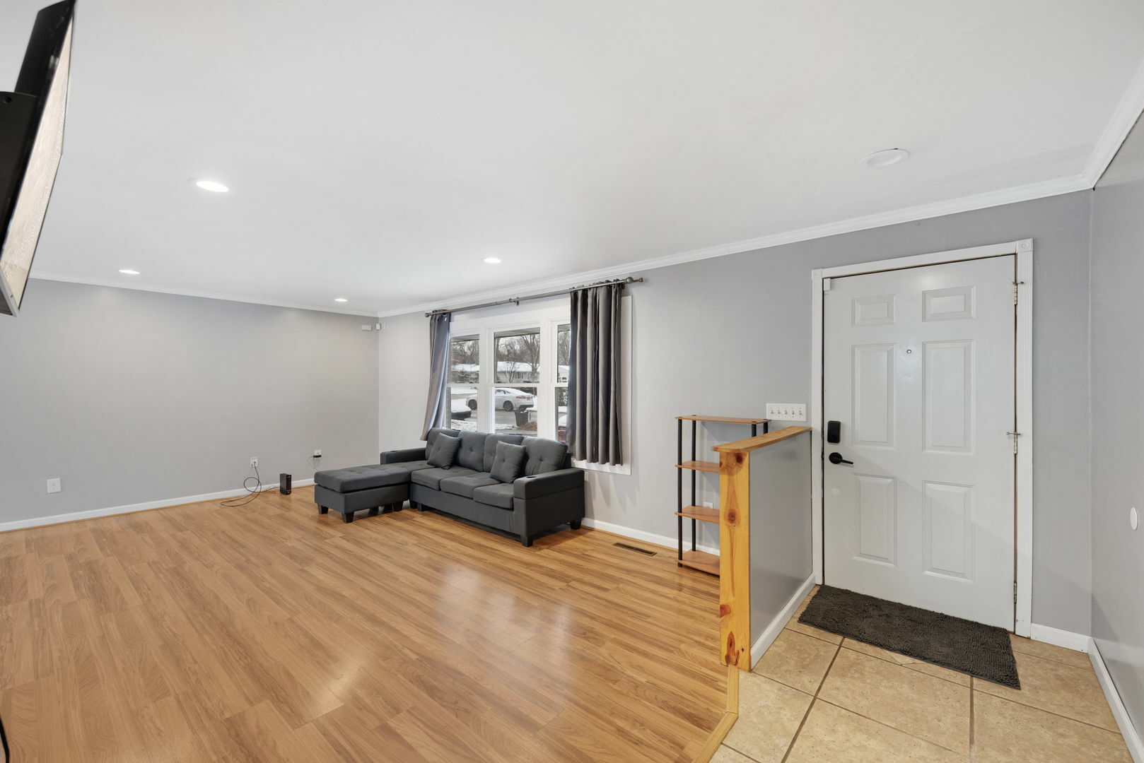 Property Photo: 895 Country Club Drive IL 60901