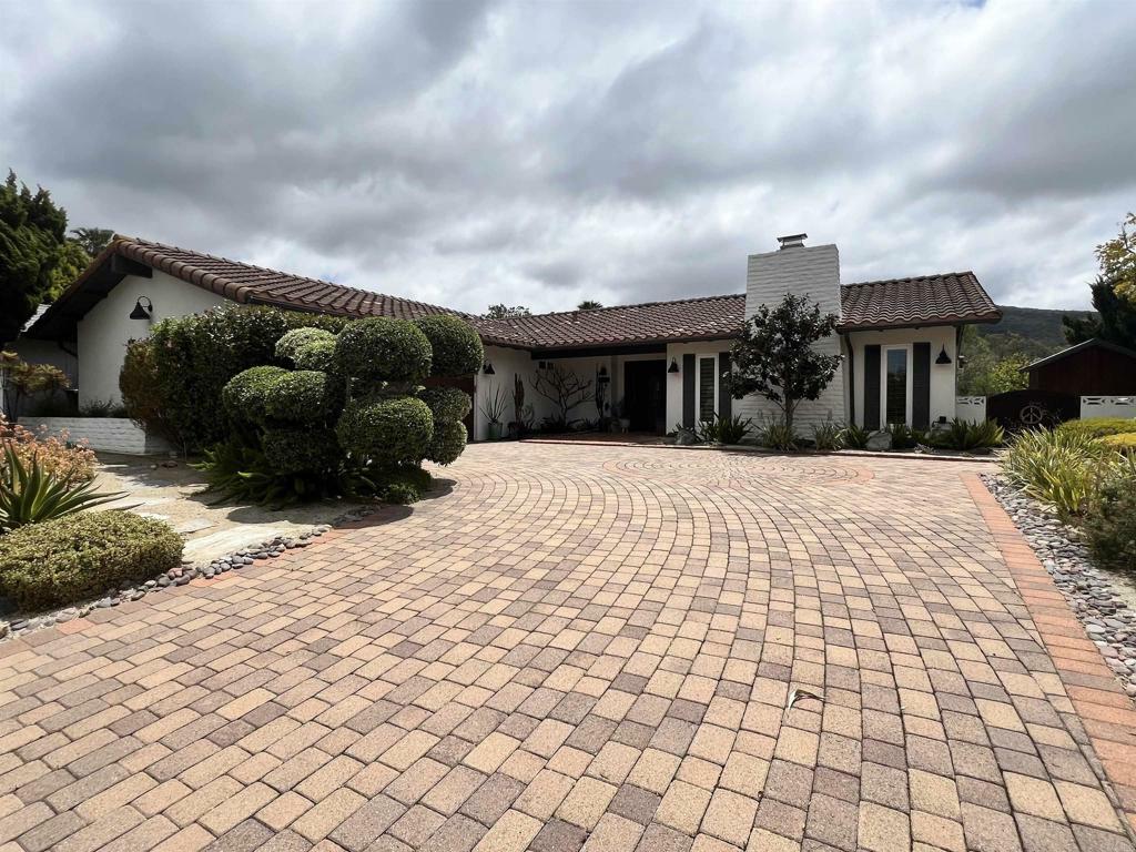 Property Photo: 1323 San Julian Lane CA 92078