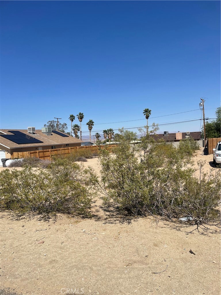 Property Photo: 33 Encelia Avenue CA 92277
