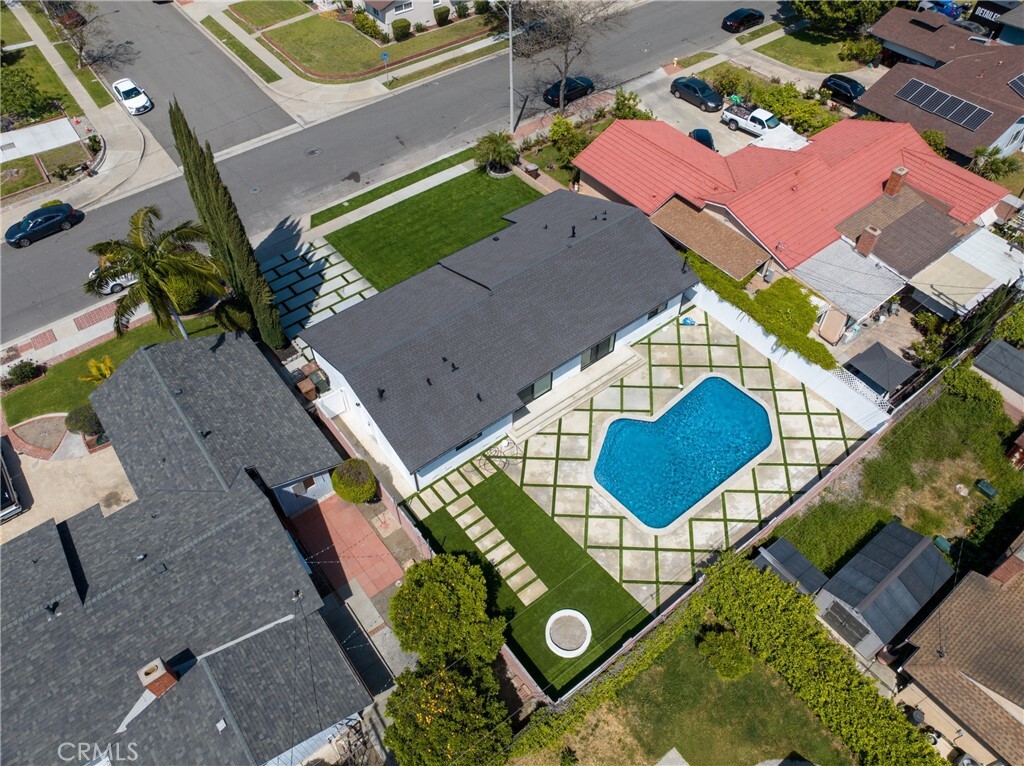 Property Photo: 1780 W Alomar Avenue CA 92804