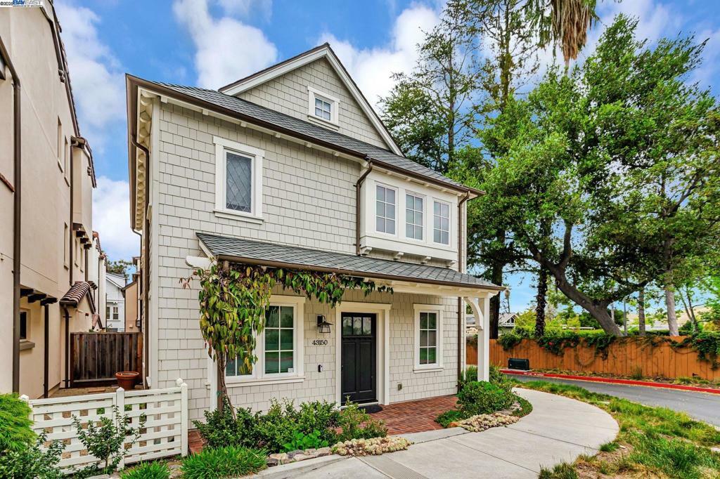 Property Photo:  43150 Calle Familia  CA 94539 