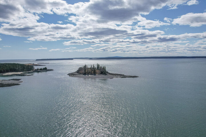 Property Photo:  00 Eagle Island  ME 04606 