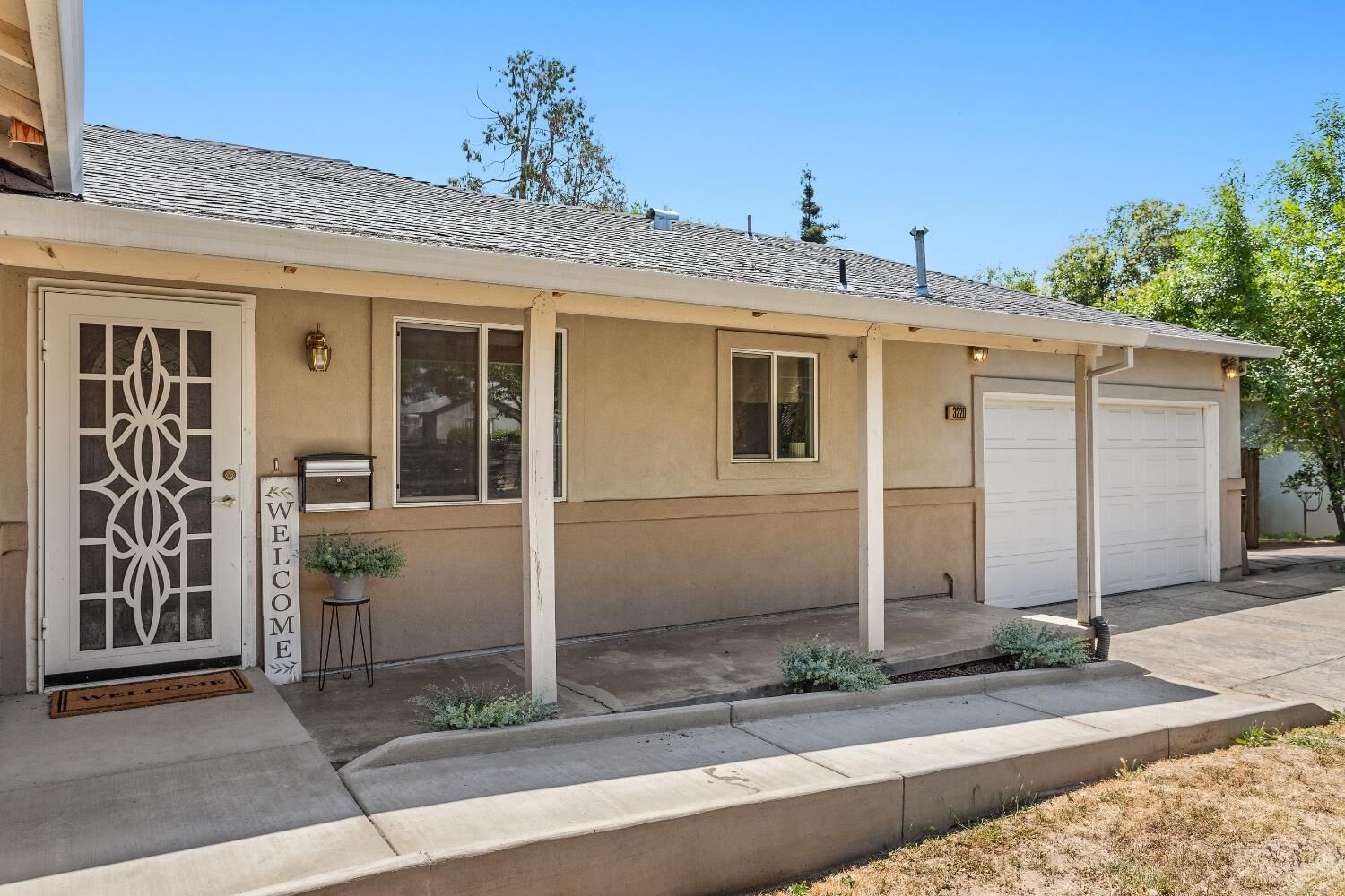 Property Photo:  3220 Lerwick Road  CA 95821 