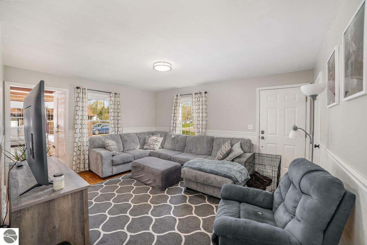 Property Photo:  1016 Argyle Court  MI 48801 