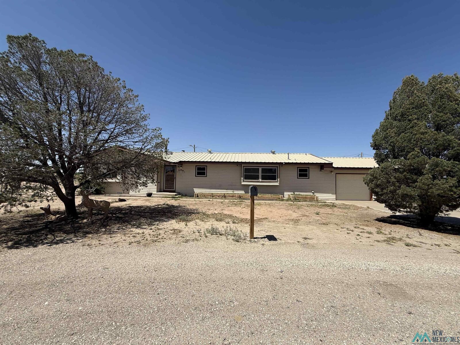 Property Photo: 910 W Fairgounds Road NM 88210