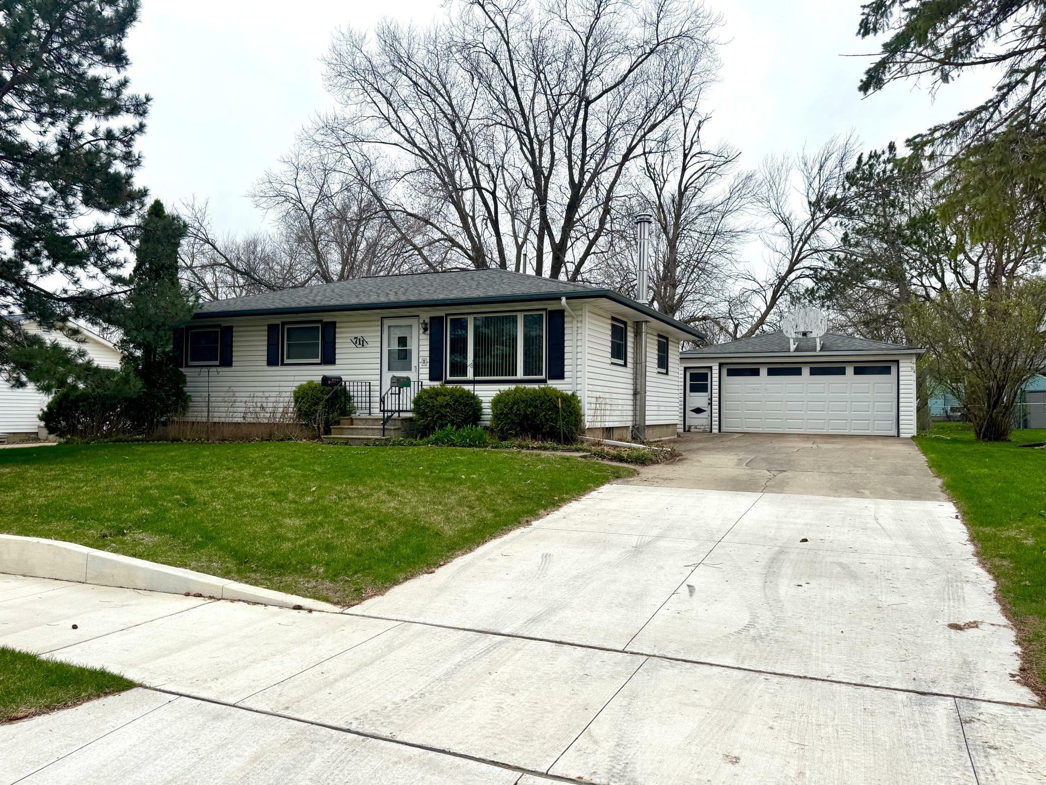 Property Photo: 711 5th Avenue SE MN 55976
