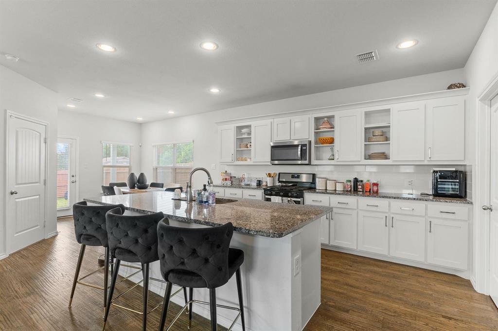 Property Photo: 2975 Cedeno Drive TX 75126