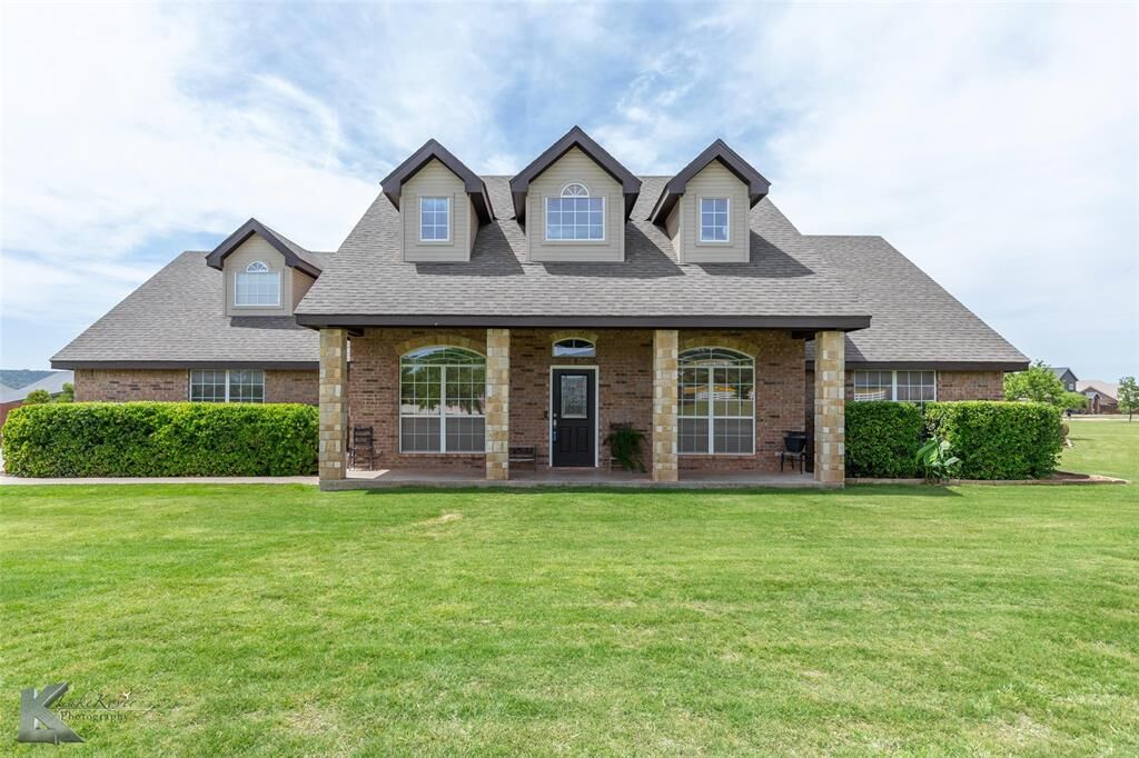 Property Photo:  102 Wait Station Avenue  TX 79562 