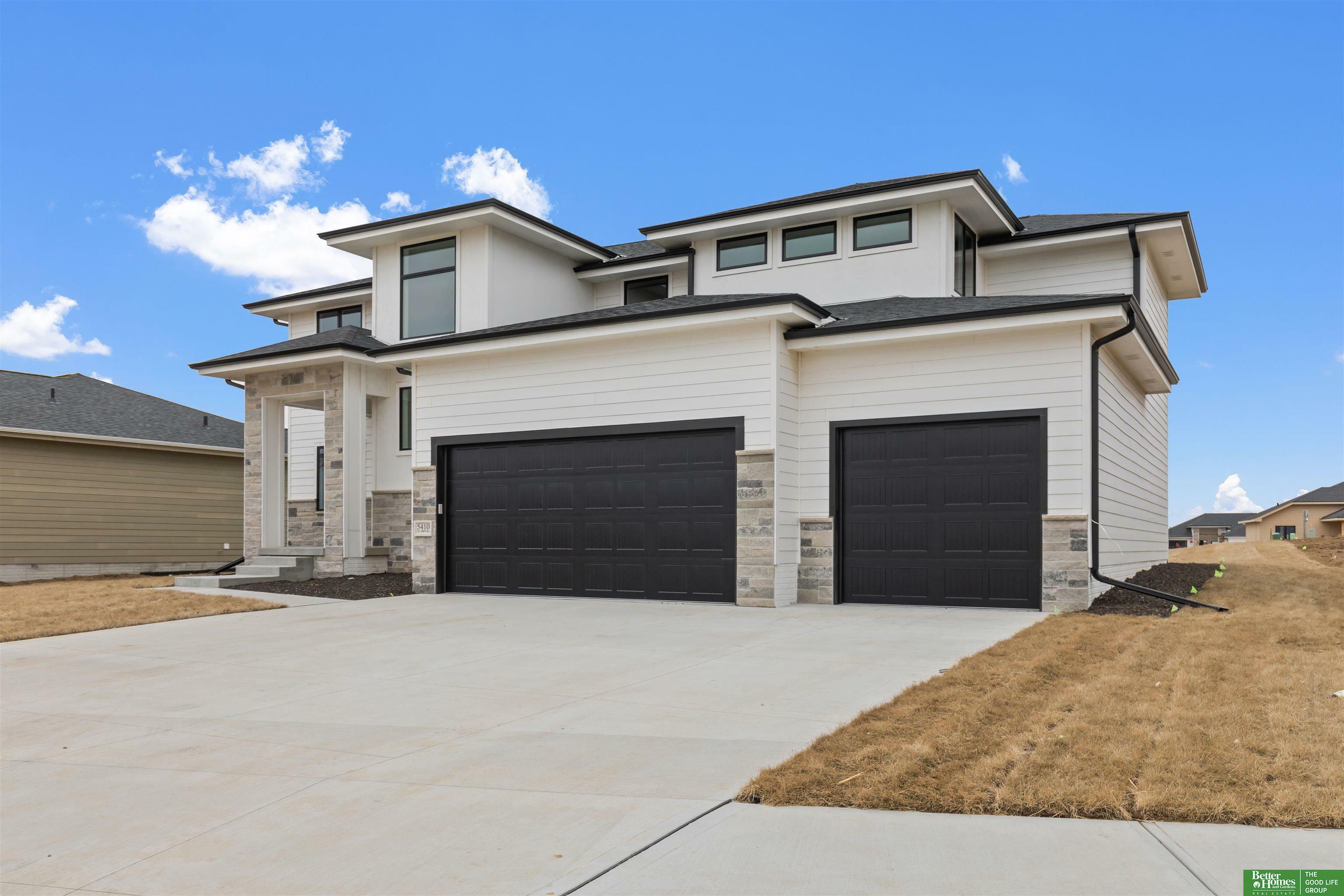 Property Photo: 5410 N 196th Street NE 68022