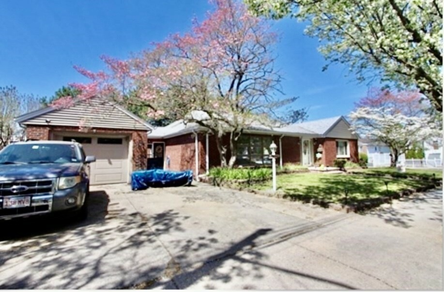 Property Photo:  38 Albion St  MA 02149 