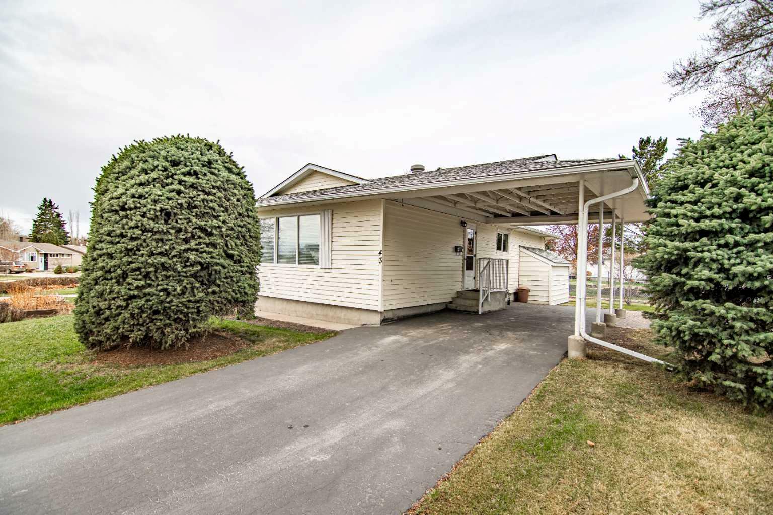 Property Photo: 43 Sherwood Crescent AB T4N 0A5