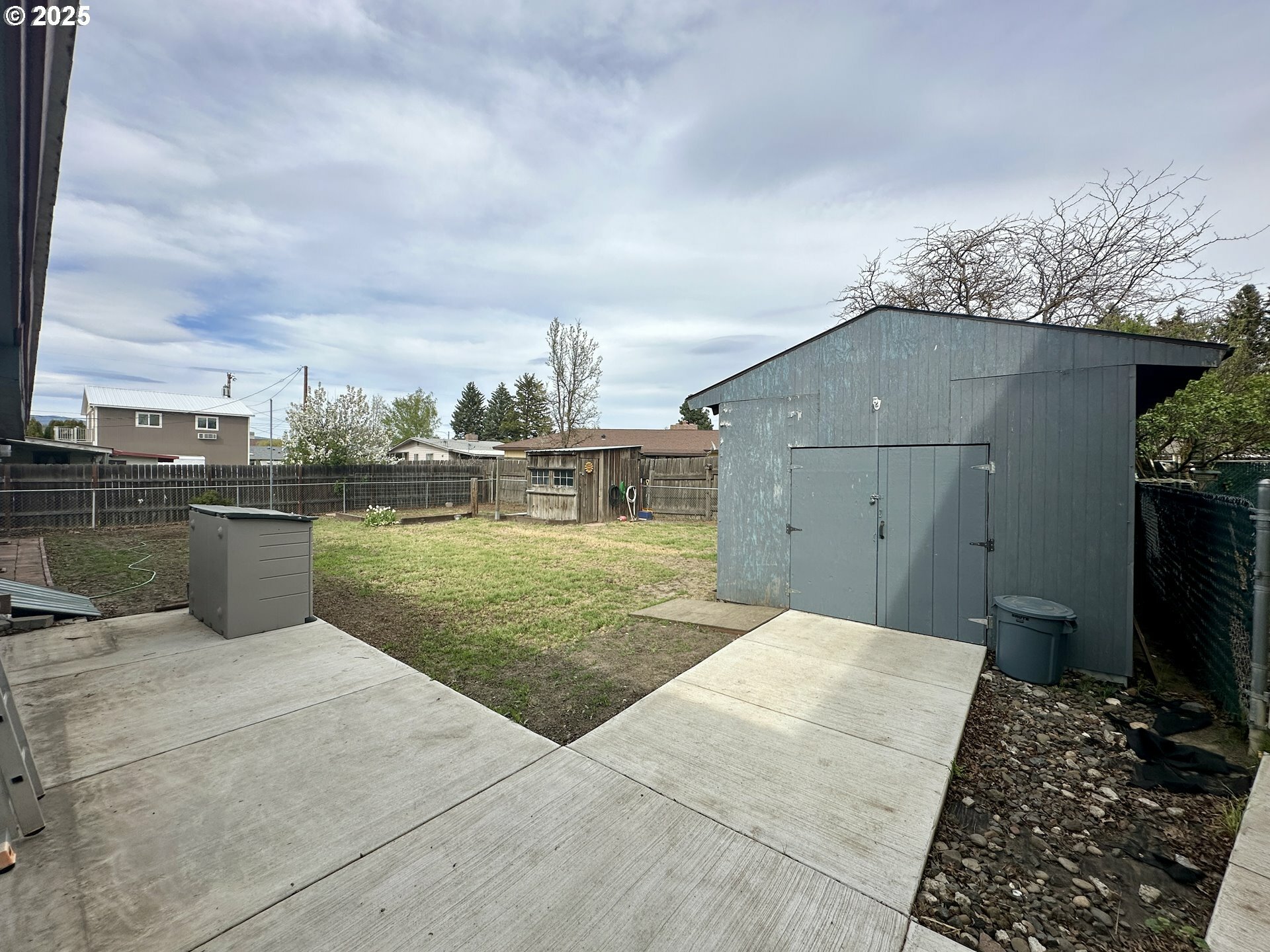 Property Photo: 610 S Roosevelt St WA 98620