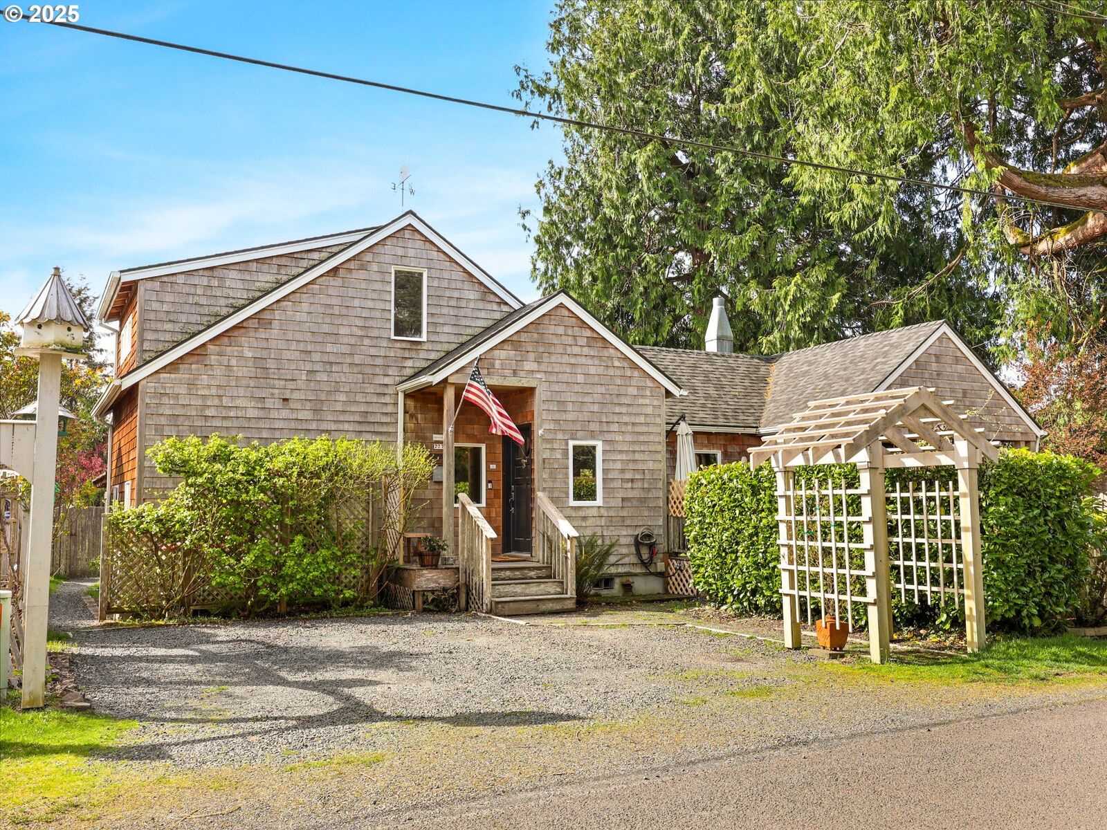 Property Photo:  777 G St  OR 97138 