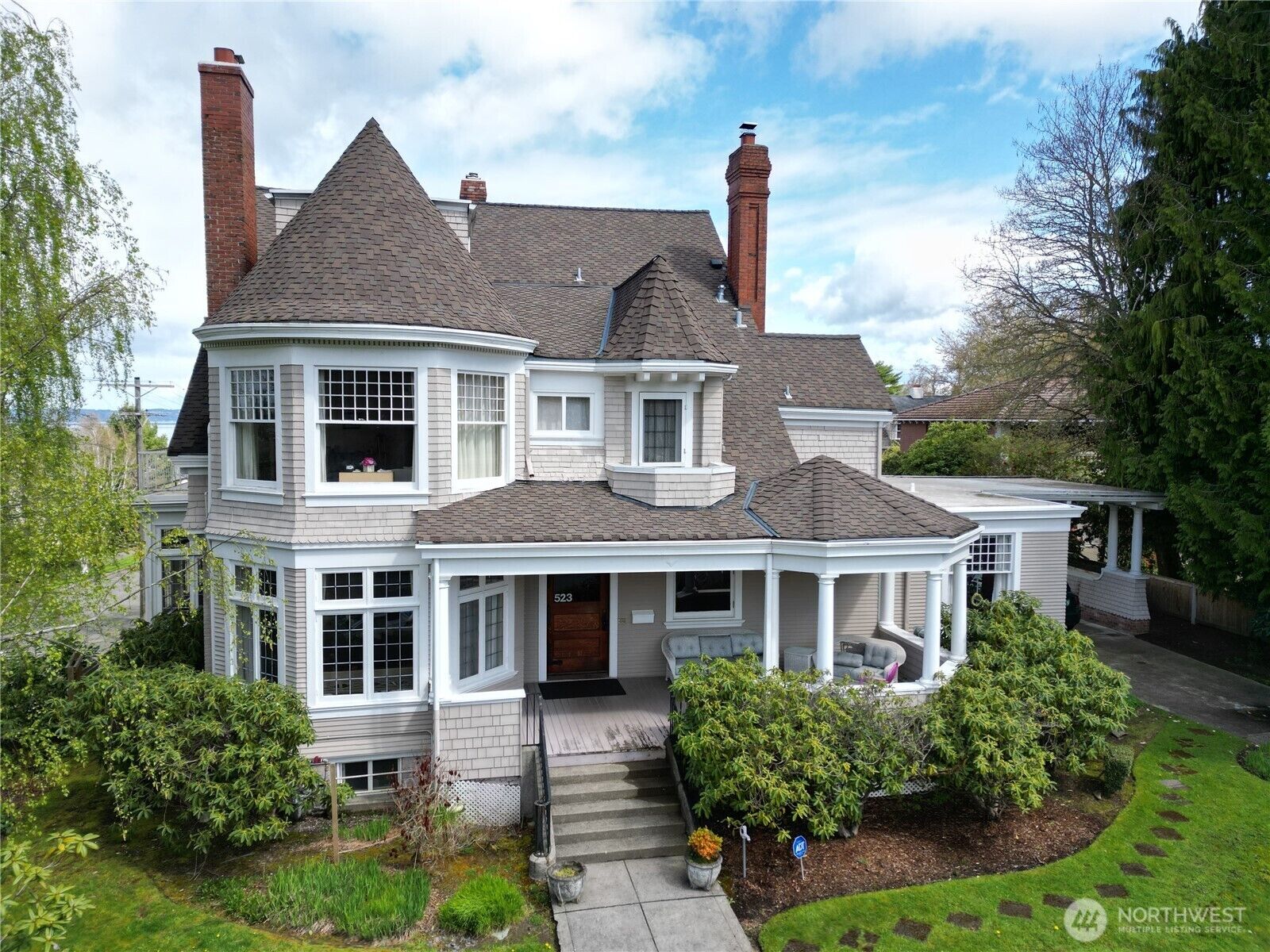 Property Photo:  523 N Tacoma Avenue  WA 98403 