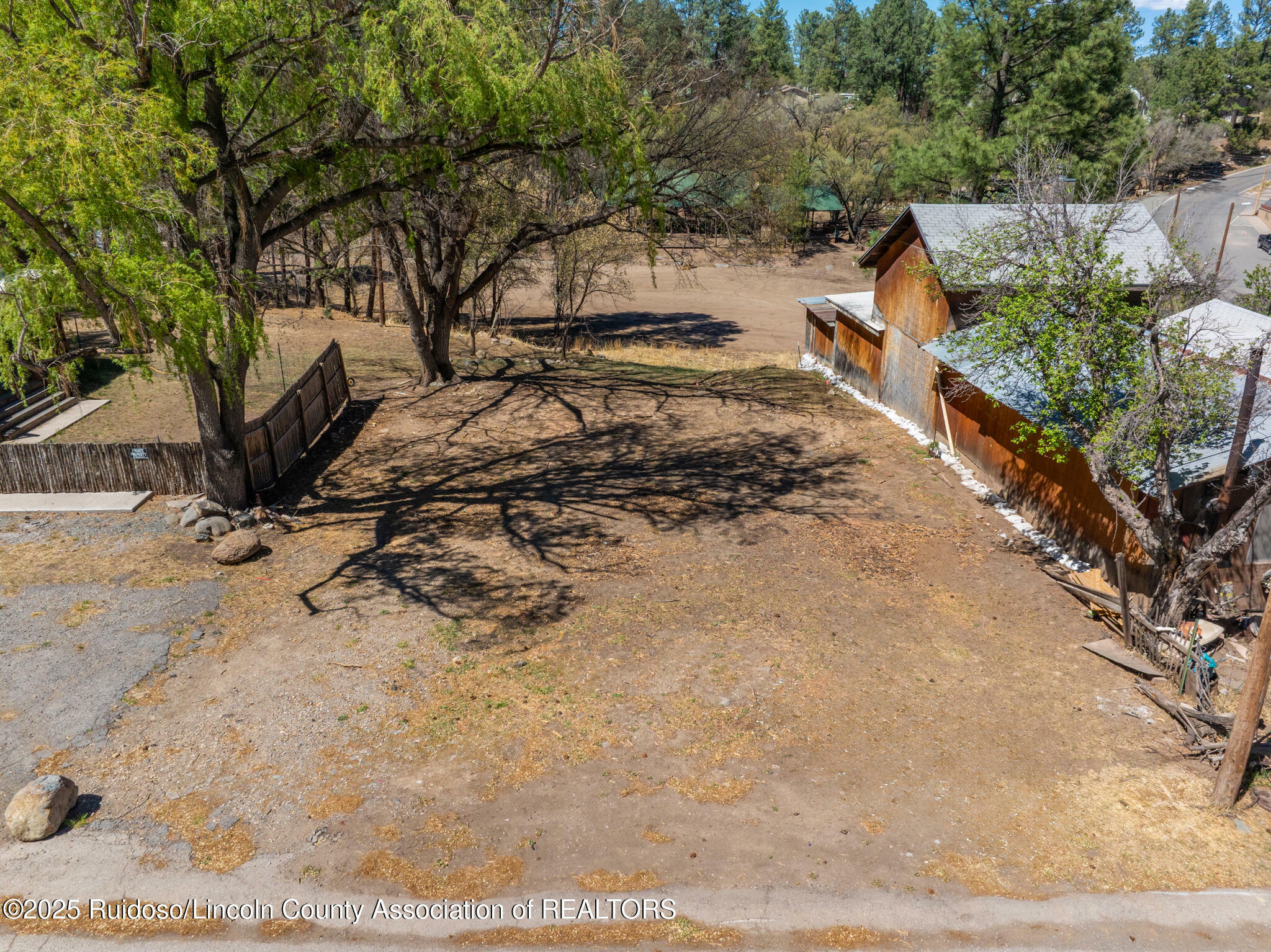 Property Photo:  