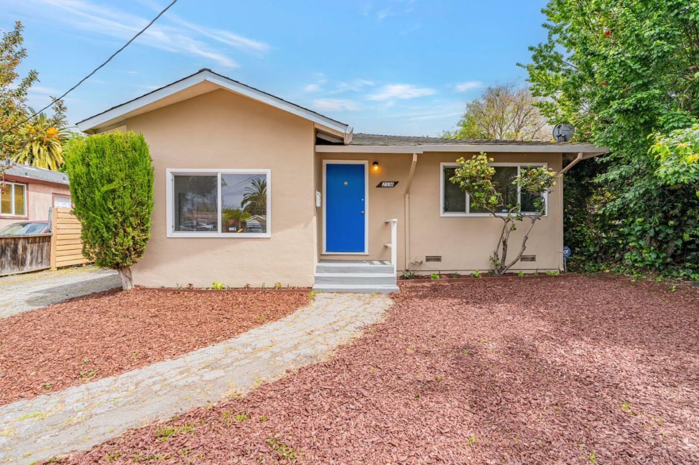 Property Photo: 2336 Menalto Avenue CA 94303