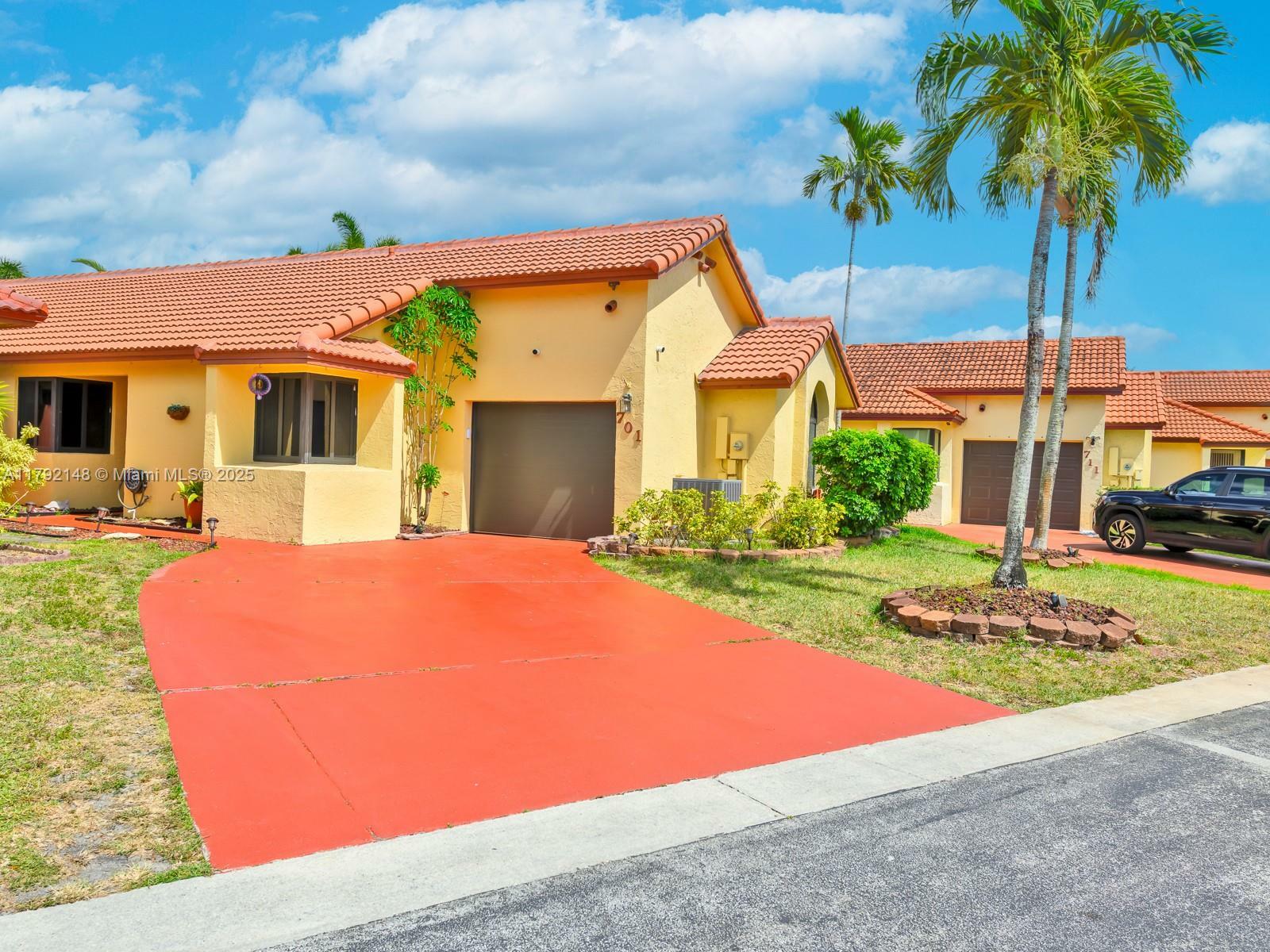 701 SW 113th Ave  Pembroke Pines FL 33025 photo