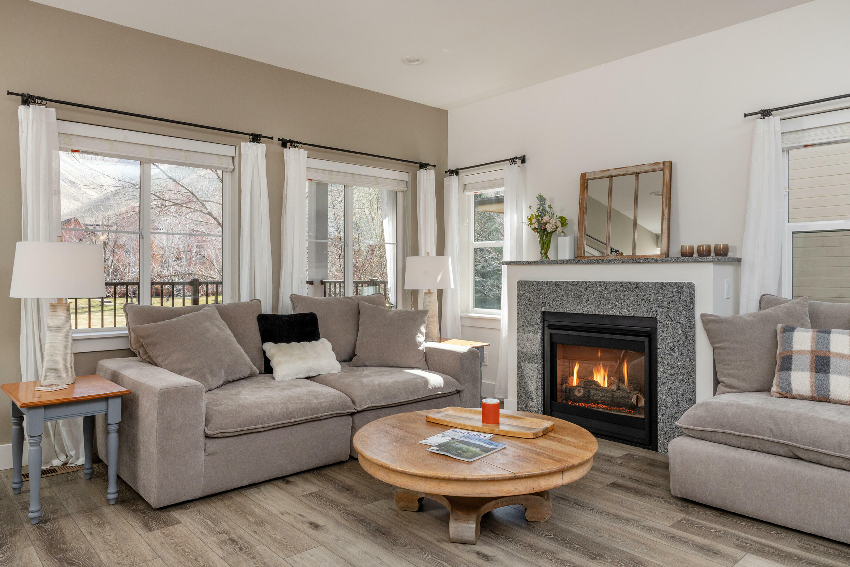 Property Photo: 2494 S Windmill Way ID 83333