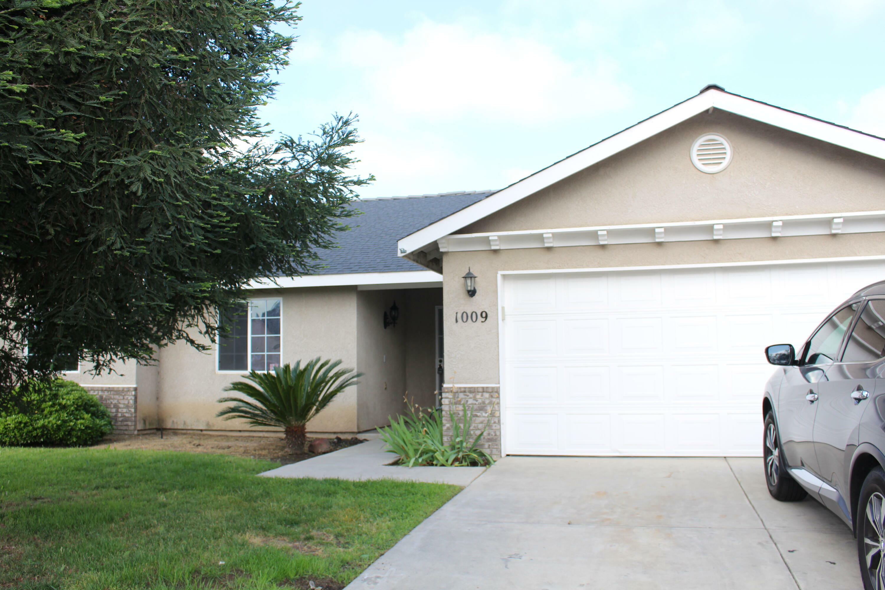 1009 S Elverta Street  Visalia CA 93292 photo