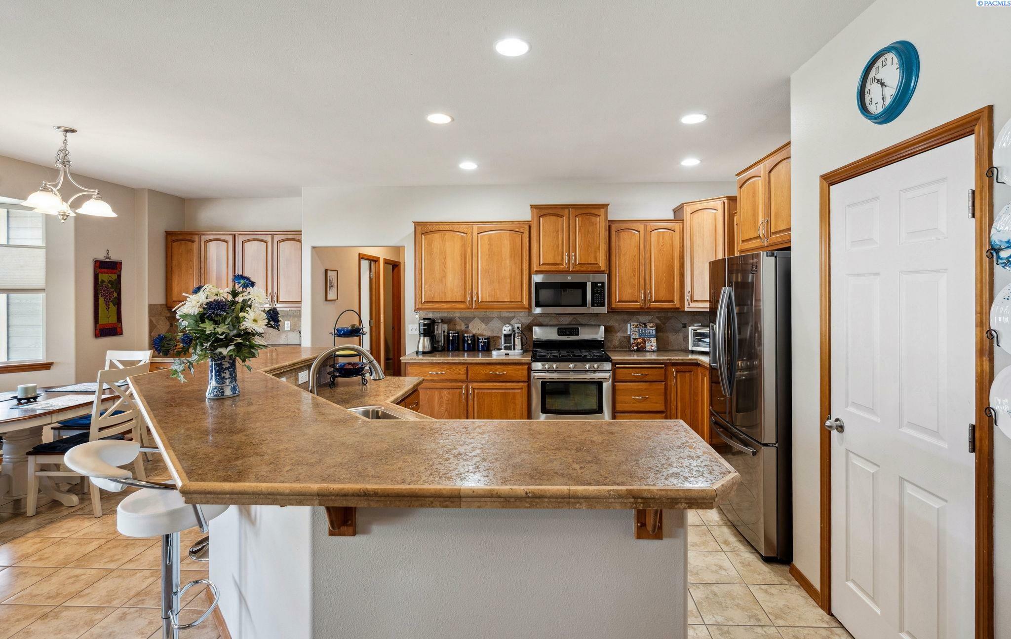 Property Photo: 8712 W 9th Ave WA 99336