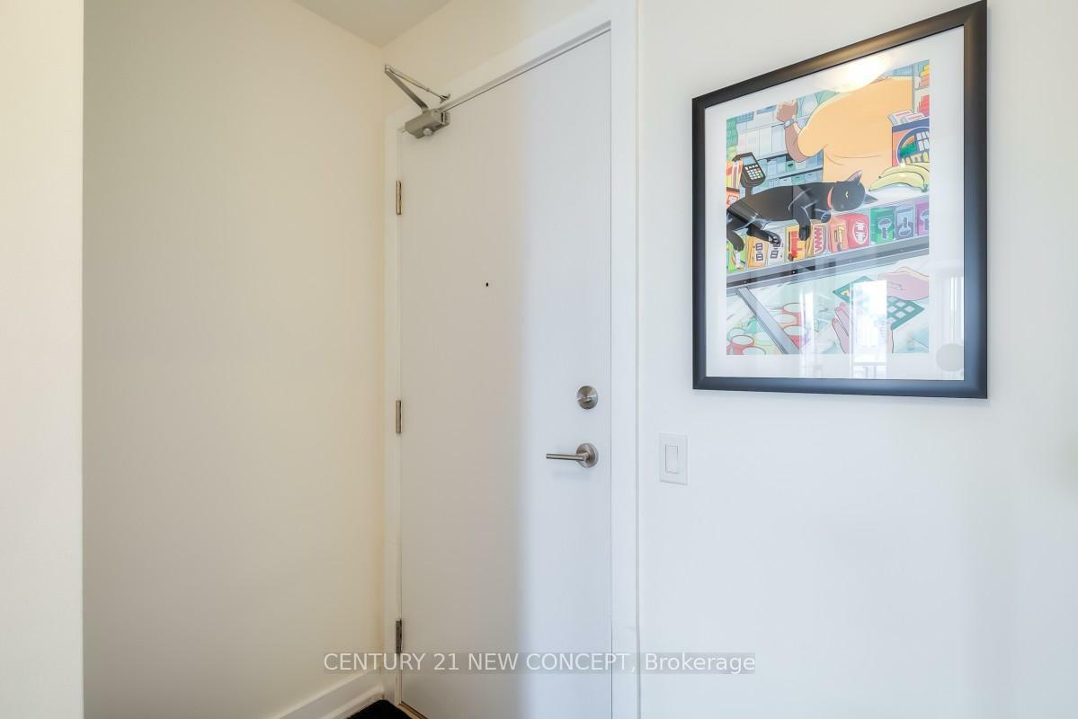 Property Photo: 128 Fairview Mall Drive 402 ON M2J 0E8