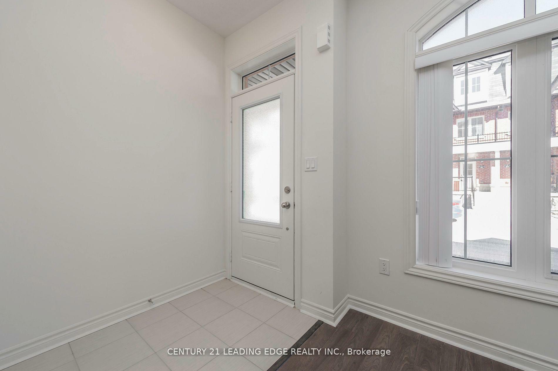 Property Photo: 7 Eaton Park Lane 4 ON M1W 0A5