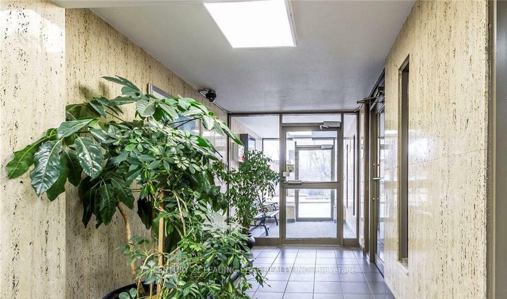 Photo de la propriété:  235 Grandravine Drive 201  ON M3N 1J2 