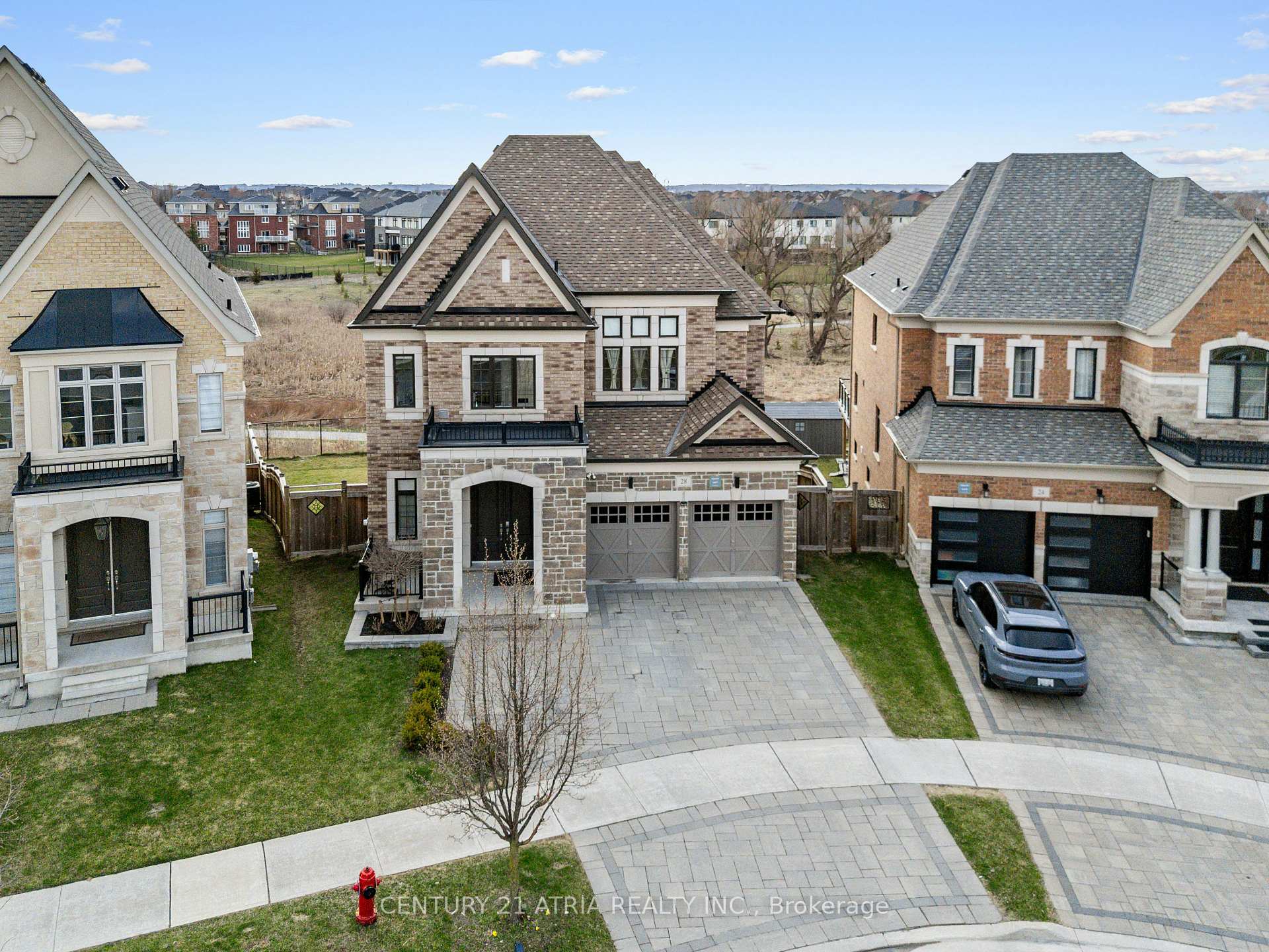 Property Photo: 28 Hamster Crescent ON L4G 3G7