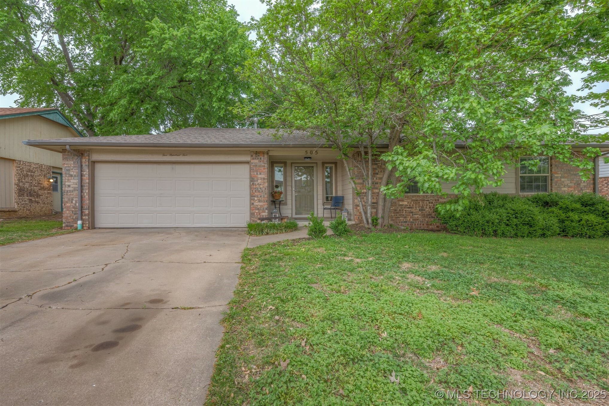 Property Photo: 505 S 24th Street OK 74014