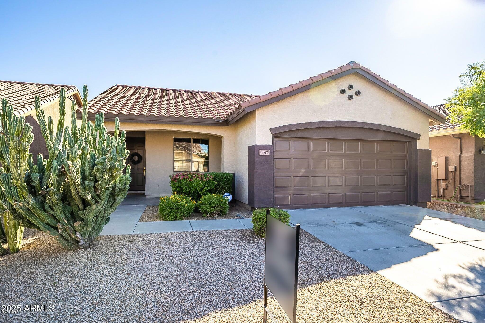 Property Photo: 39802 N Cross Timbers Way AZ 85086