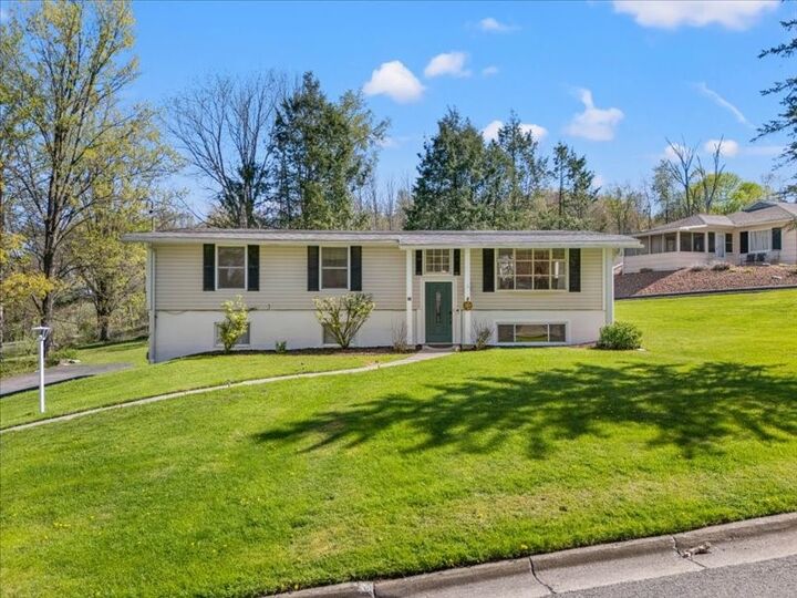 26 Winding Lane  Vestal NY 13850 photo