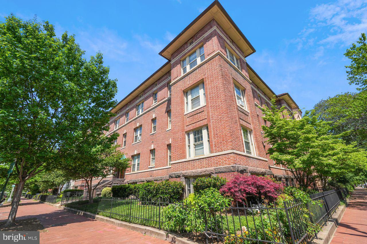 Property Photo: 516 A Street NE 205 DC 20002